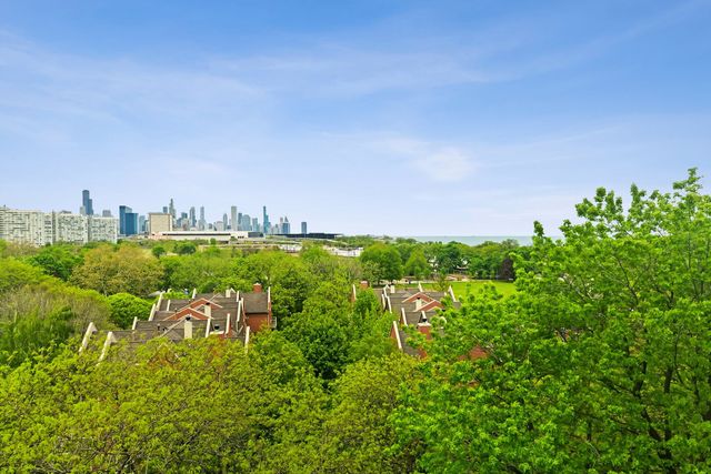 601 E 32nd Street 800, Chicago, IL 60616