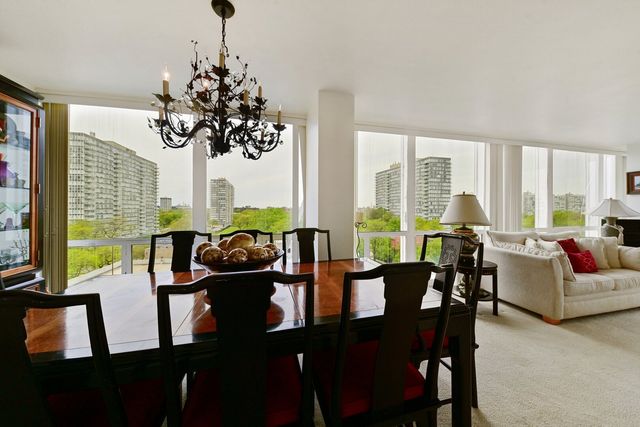 601 E 32nd Street 800, Chicago, IL 60616