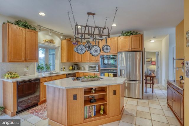 37 LYNAM LOOKOUT DR, Newark, DE 19702