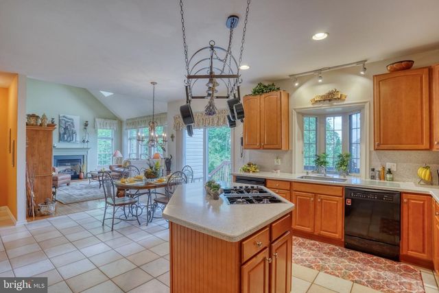 37 LYNAM LOOKOUT DR, Newark, DE 19702