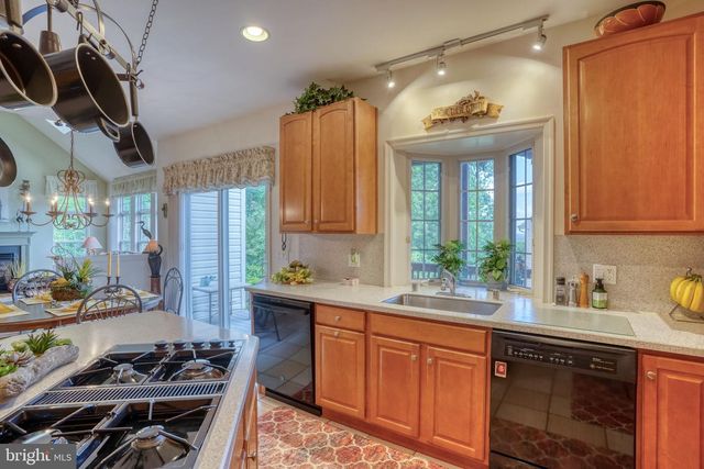 37 LYNAM LOOKOUT DR, Newark, DE 19702