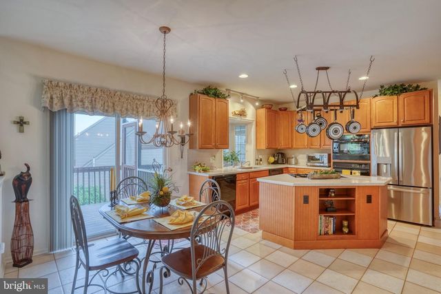 37 LYNAM LOOKOUT DR, Newark, DE 19702