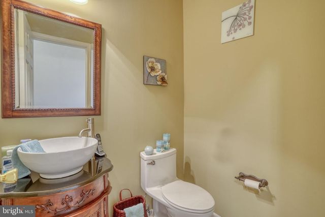 37 LYNAM LOOKOUT DR, Newark, DE 19702