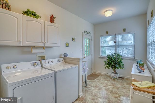 37 LYNAM LOOKOUT DR, Newark, DE 19702