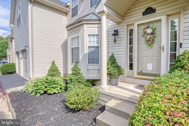 37 LYNAM LOOKOUT DR, Newark, DE 19702