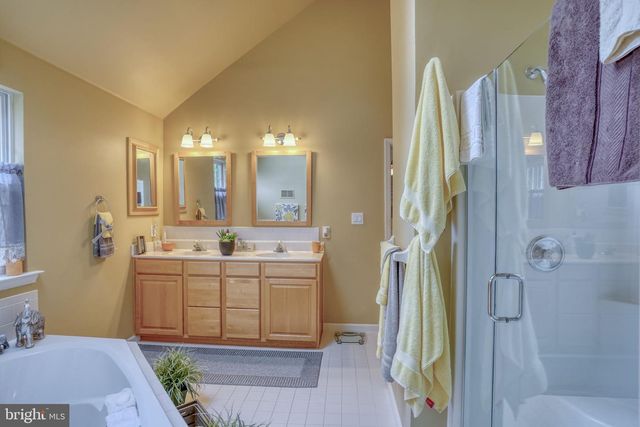 37 LYNAM LOOKOUT DR, Newark, DE 19702
