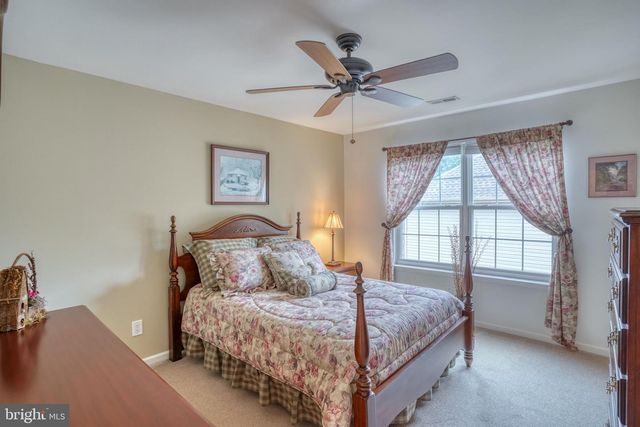 37 LYNAM LOOKOUT DR, Newark, DE 19702