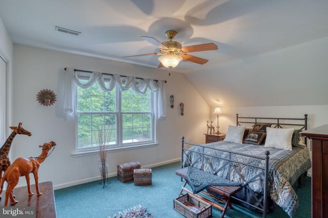 37 LYNAM LOOKOUT DR, Newark, DE 19702