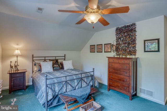 37 LYNAM LOOKOUT DR, Newark, DE 19702