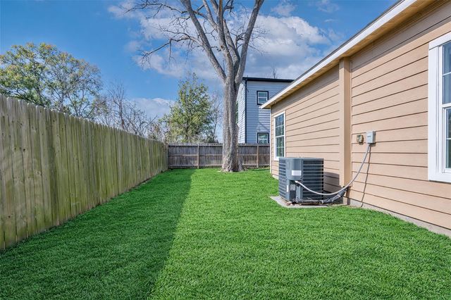 3522 Dennis Street, Houston, TX 77004