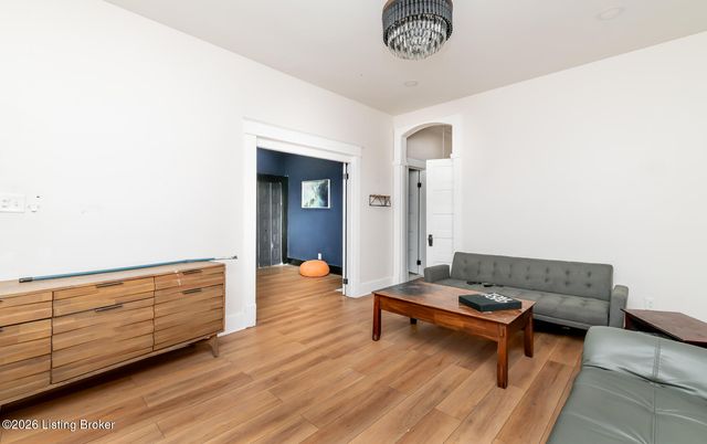 730 S 38th St, Louisville, KY 40211