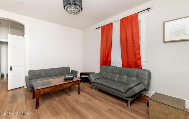 730 S 38th St, Louisville, KY 40211