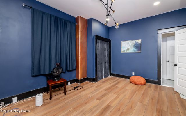 730 S 38th St, Louisville, KY 40211