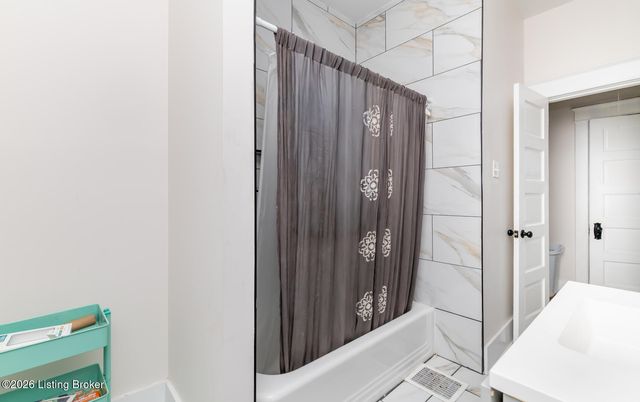 730 S 38th St, Louisville, KY 40211