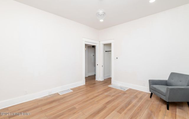 730 S 38th St, Louisville, KY 40211