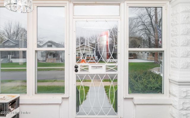 730 S 38th St, Louisville, KY 40211