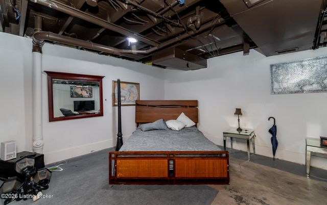 730 S 38th St, Louisville, KY 40211