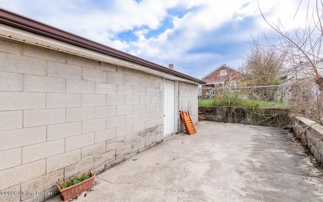 730 S 38th St, Louisville, KY 40211