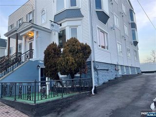 17 Hilliard Avenue Ground Floor, Edgewater, NJ 07020