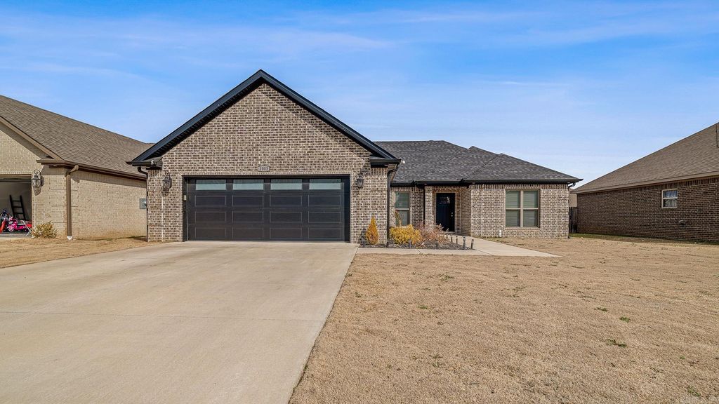 1003 Ava Lane, Paragould, AR 72450