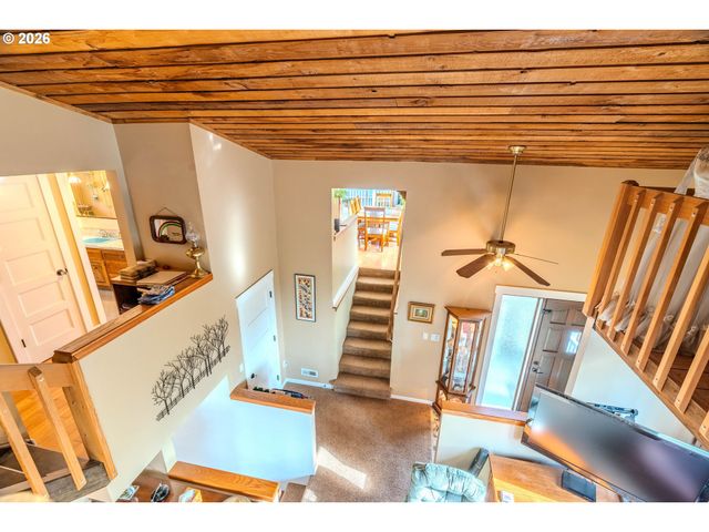 915 Se POUNDER Rd, Corbett, OR 97019