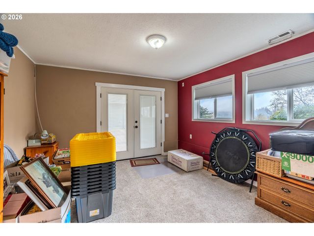 915 Se POUNDER Rd, Corbett, OR 97019