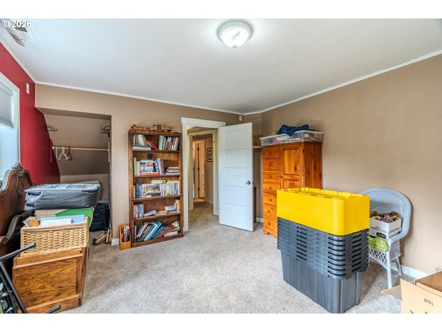 915 Se POUNDER Rd, Corbett, OR 97019