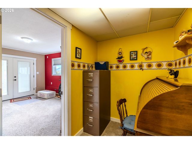 915 Se POUNDER Rd, Corbett, OR 97019
