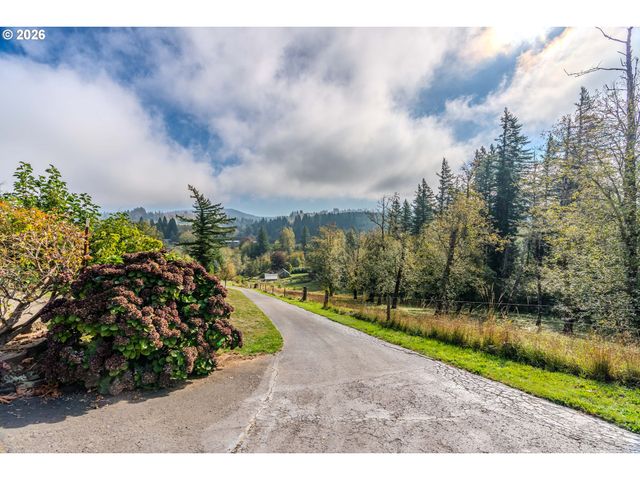 915 Se POUNDER Rd, Corbett, OR 97019