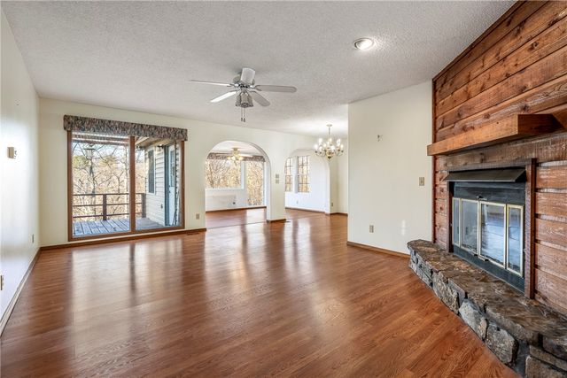 40 Lonsdale Drive, Bella Vista, AR 72715