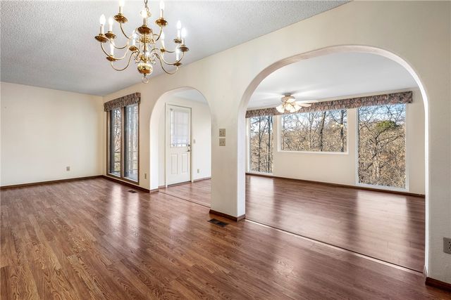 40 Lonsdale Drive, Bella Vista, AR 72715