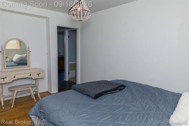 11139 Madeline Drive, Warren, MI 48093