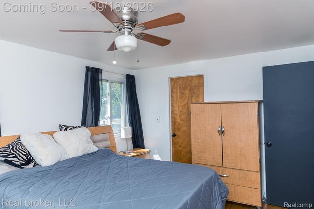 11139 Madeline Drive, Warren, MI 48093