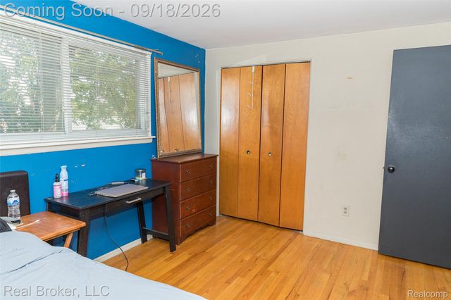 11139 Madeline Drive, Warren, MI 48093