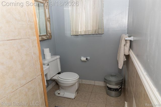 11139 Madeline Drive, Warren, MI 48093