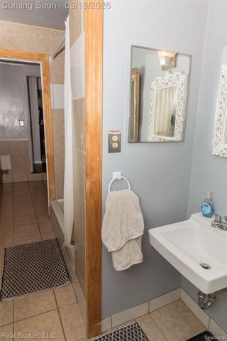 11139 Madeline Drive, Warren, MI 48093