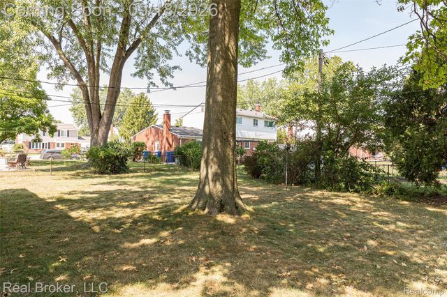 11139 Madeline Drive, Warren, MI 48093