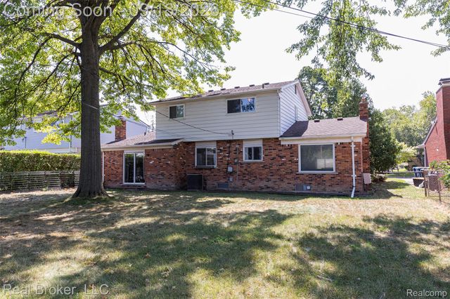 11139 Madeline Drive, Warren, MI 48093