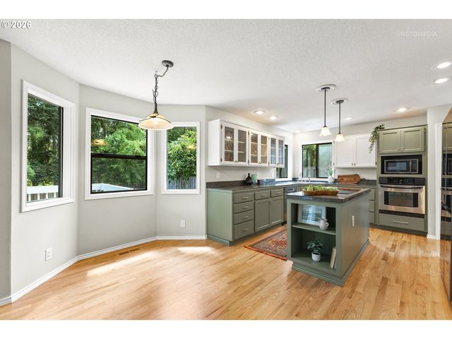 12800 Se OTT St, Clackamas, OR 97015