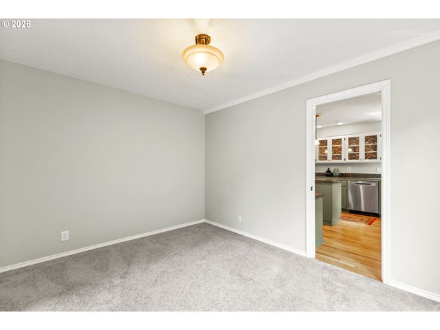 12800 Se OTT St, Clackamas, OR 97015