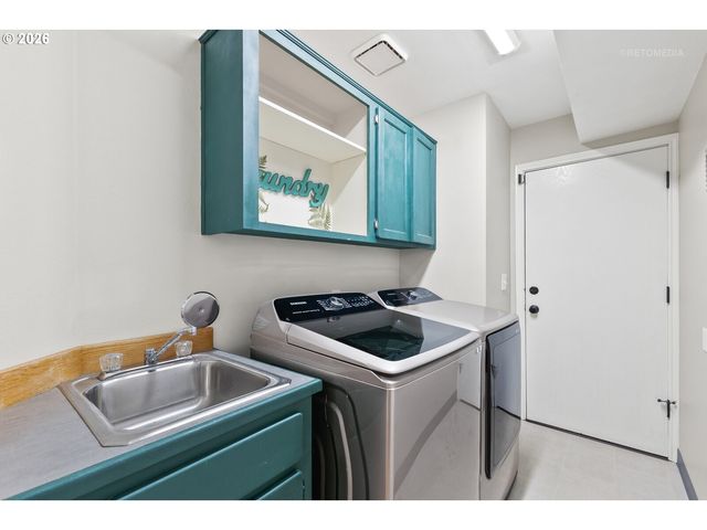 12800 Se OTT St, Clackamas, OR 97015