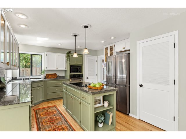 12800 Se OTT St, Clackamas, OR 97015