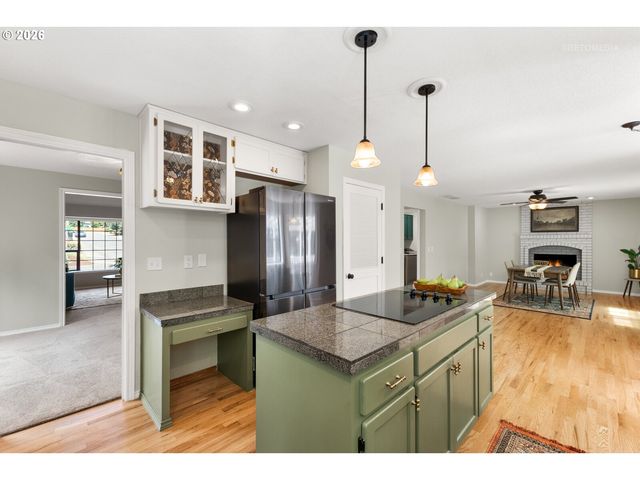 12800 Se OTT St, Clackamas, OR 97015
