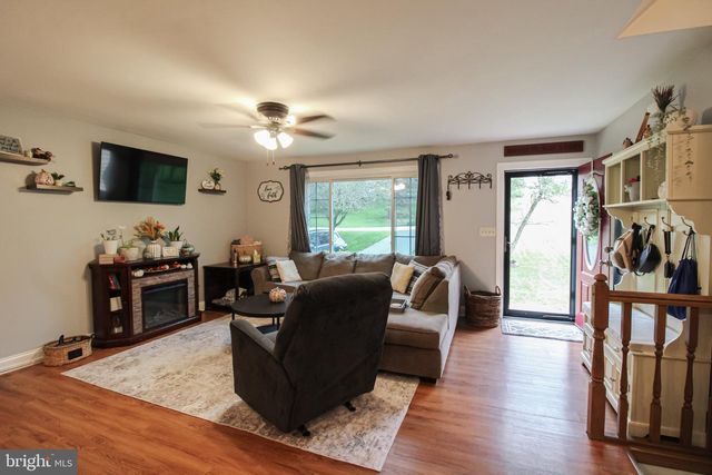 13 FOXTAIL CT, Shrewsbury, PA 17361