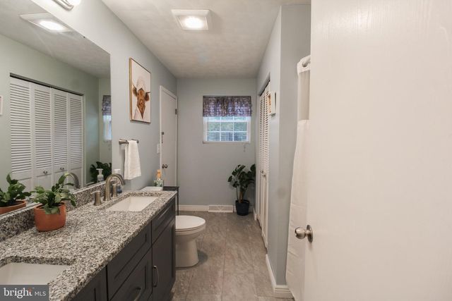 13 FOXTAIL CT, Shrewsbury, PA 17361