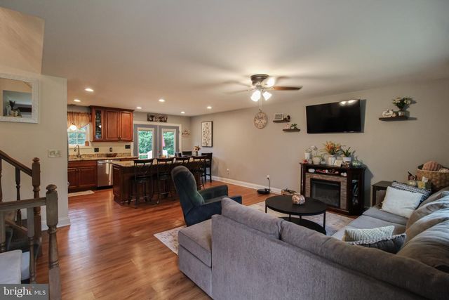 13 FOXTAIL CT, Shrewsbury, PA 17361