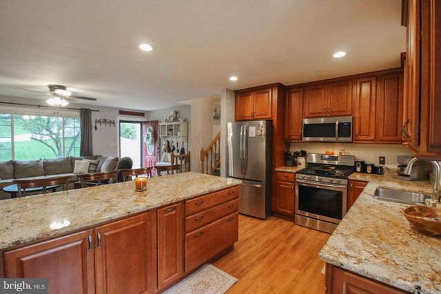 13 FOXTAIL CT, Shrewsbury, PA 17361