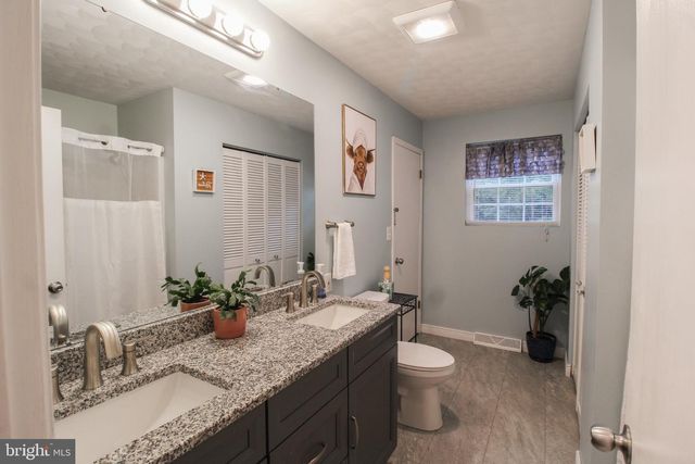 13 FOXTAIL CT, Shrewsbury, PA 17361