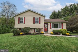 13 FOXTAIL CT, Shrewsbury, PA 17361