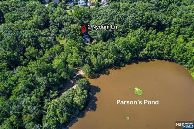 2 Nydam Lane, Franklin Lakes, NJ 07417